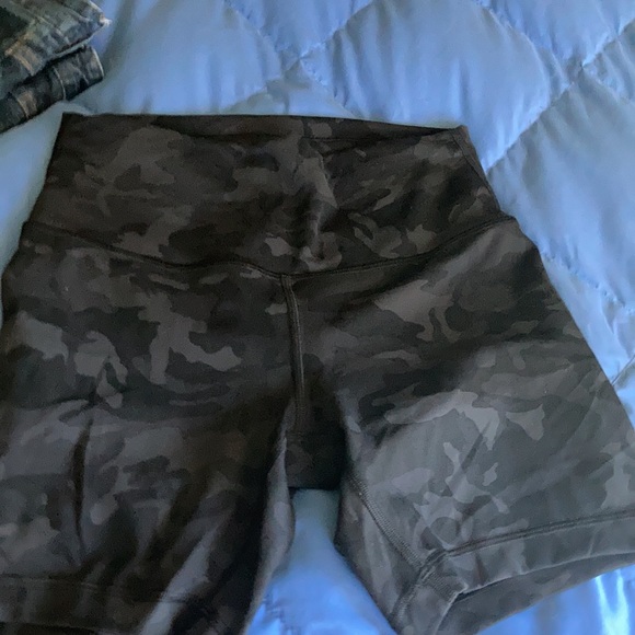 lululemon athletica Pants - Lululemon align shorts new condition 8